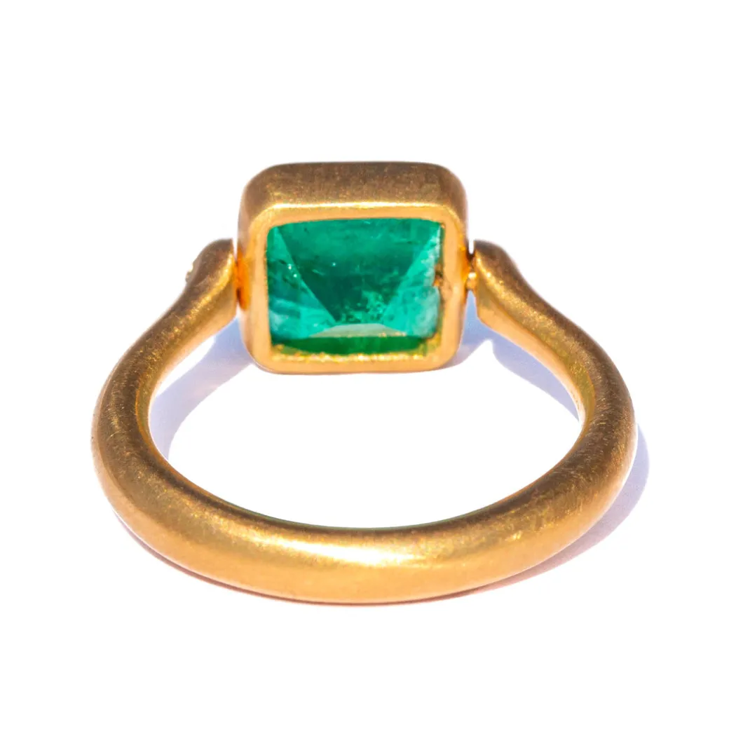 bague_swivel_emeraude_3.webp Bague Swivel Emeraude