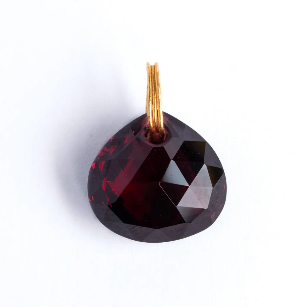 pendentif_briolette_grena_0.webp Pendentif Briolette Grenat